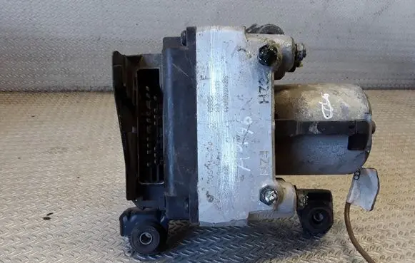 Audi A4 S4 B5 8D ABS Pump 0265214002 8D0614111