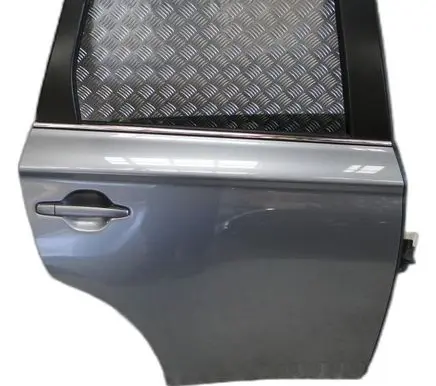 Mitsubishi Outlander Front door