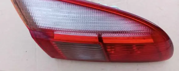 Toyota Avensis T220 Tailgate rear/tail lights 89022026