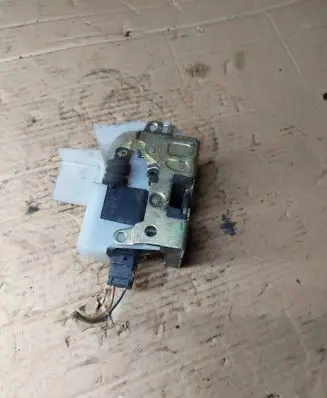 Renault Espace III Front door lock