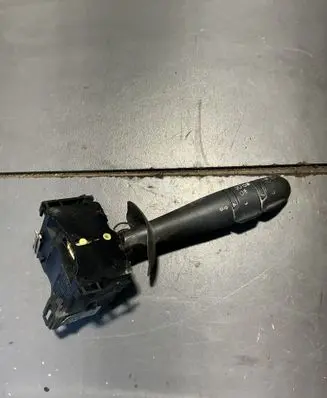 Renault Trafic II (X83) Wiper control stalk 8200490942