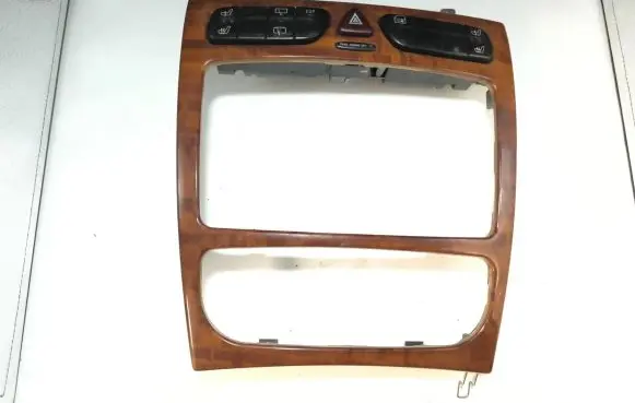 Mercedes-Benz C W203 Radio/GPS head unit trim A2036802539 41071003