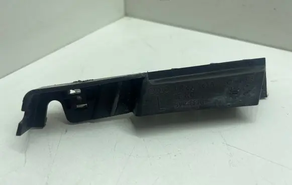Audi A8 S8 D4 4H Front bumper mounting bracket 4H0807283A