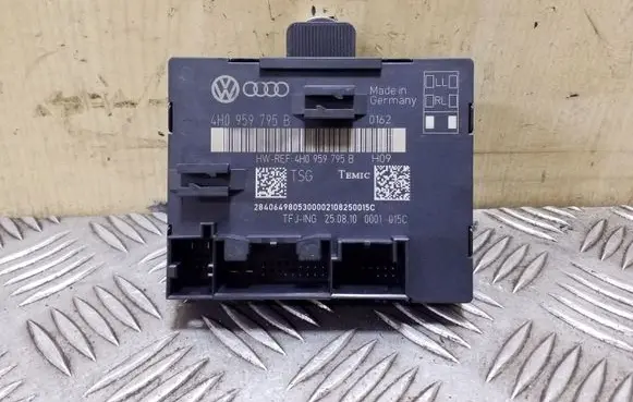 Volkswagen Touareg II Door control unit/module 4H0959795B