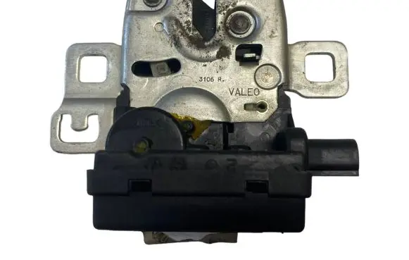 Land Rover Range Rover Sport L320 Tailgate window lock/catch/latch FQR500040