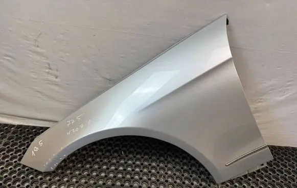 Mercedes-Benz E C207 W207 Fender 