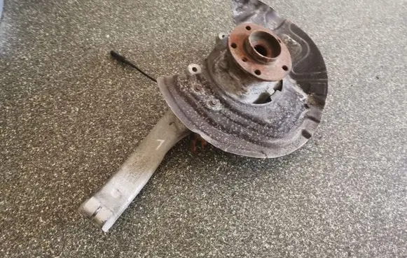 BMW X5 E70 Front wheel hub 6773783