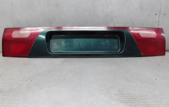 Seat Alhambra (Mk1) Rear light center trim bar blend 