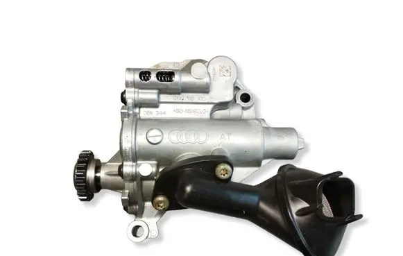 Volkswagen Golf VIII Oil pump 06H115105GE