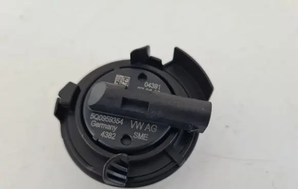 Volkswagen Golf VII Airbag deployment crash/impact sensor 5Q0959354