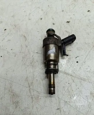 Audi A3 S3 8V Fuel injector