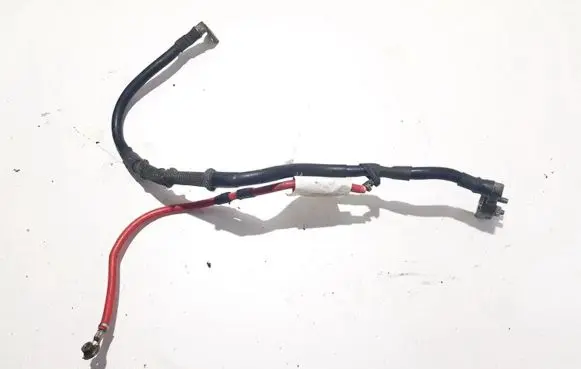 Volkswagen Golf V Positive cable (battery)
