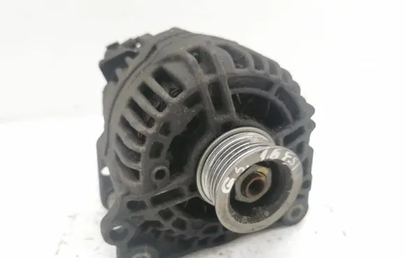 Volkswagen Golf V Generator/alternator 03C903023D