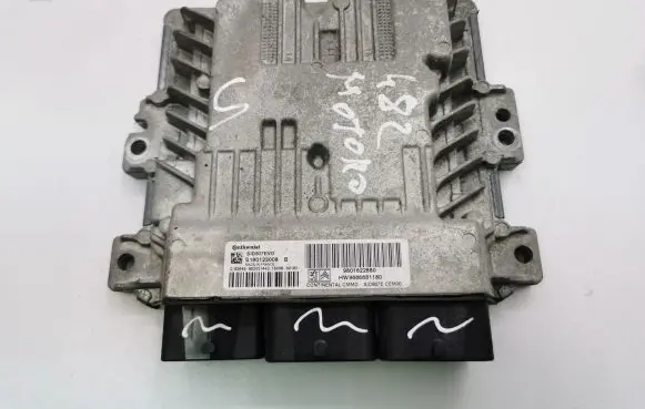Peugeot 2008 I Engine control unit/module 9801622880 S180123008