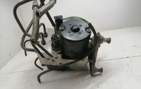 Mercedes-Benz Vaneo W414 ABS Pump 0265202461 A0044310912