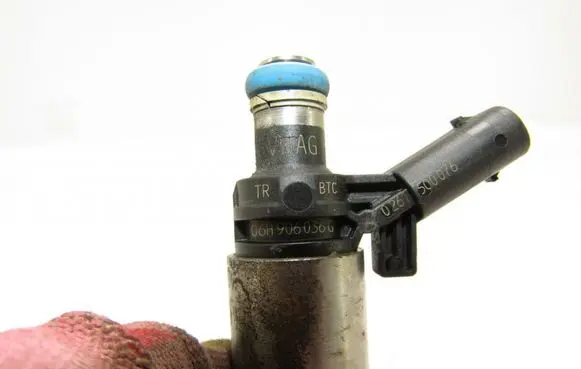 Audi A6 S6 C7 4G Fuel injector 06h906036g