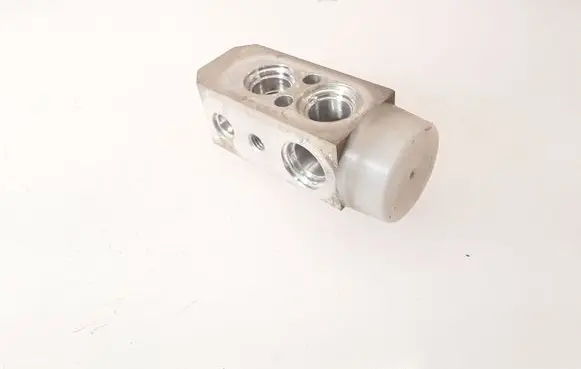 Hyundai ix 55 Air conditioning (A/C) expansion valve F108AD6BA01 52357190