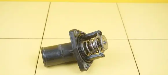 Lexus IS 220D-250-350 Thermostat/thermostat housing 4GRFSE