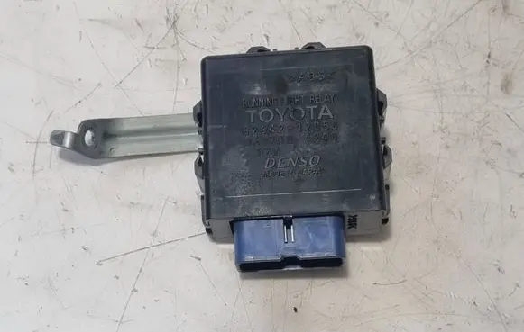 Toyota Previa (XR30, XR40) II Day light relay 8264212050 0617004240