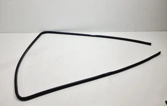 Peugeot 3008 II Sunroof sealing rubber 1618180380