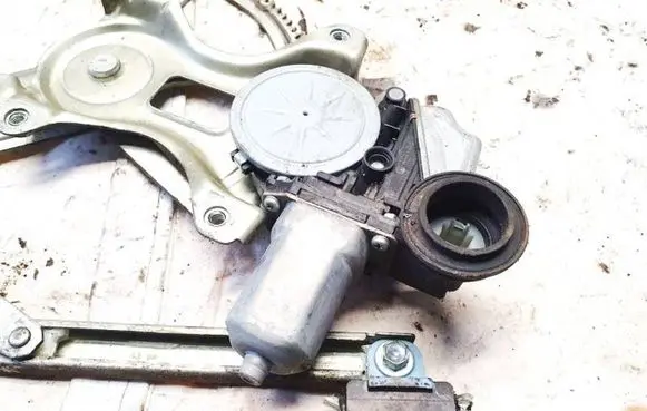 Lexus GS 300 350 430 450H Front door window regulator motor 8571030420 85710-30420