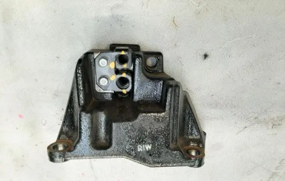 KIA Sportage Gearbox mounting bracket 