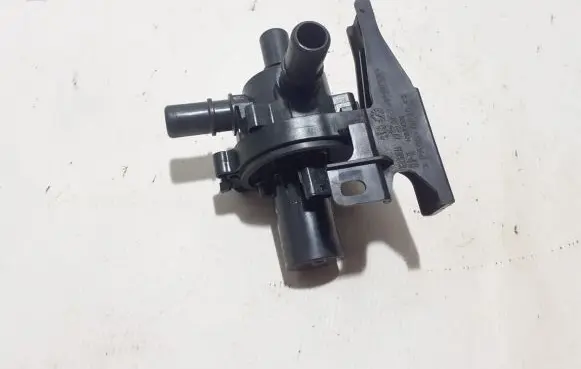 Hyundai Ioniq 5 Electric auxiliary coolant/water pump 25660GI500