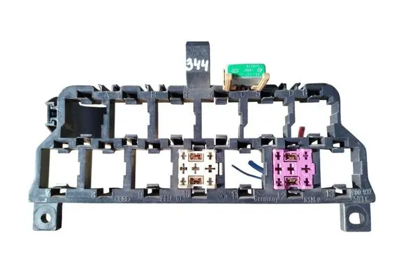 Audi A6 S6 C5 4B Fuse box set 8D0937503E