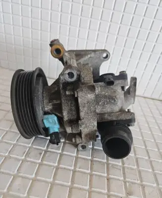 Opel Insignia A Water pump 55484533
