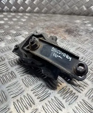 Engine mount bracket