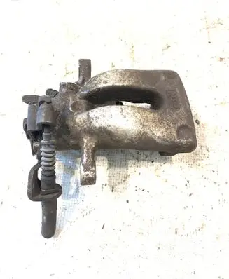 Opel Zafira B Rear brake caliper