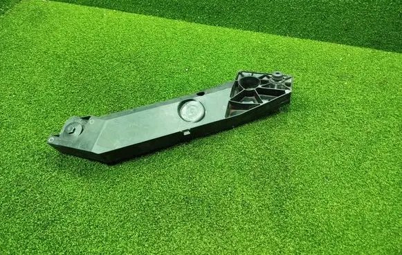Opel Vivaro Headlight/headlamp mounting bracket 93868911