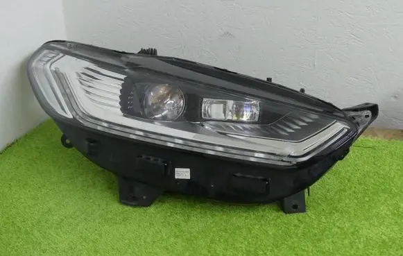 Ford Mondeo MK V Headlight/headlamp ES72-13D154-CE