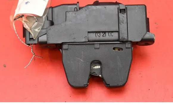 Peugeot 5008 Tailgate/trunk/boot lock/catch/latch 9816195380