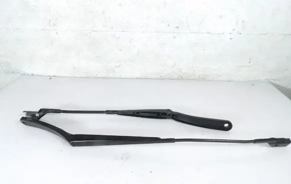 Ford Focus Front wiper blade arm JX7B17527AB