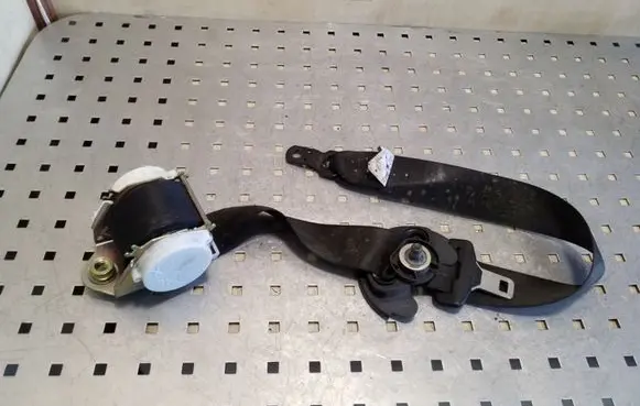 BMW X3 E83 Front seatbelt S13400711070