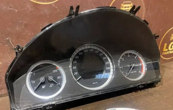 Mercedes-Benz C W204 Speedometer (instrument cluster) A2049006900