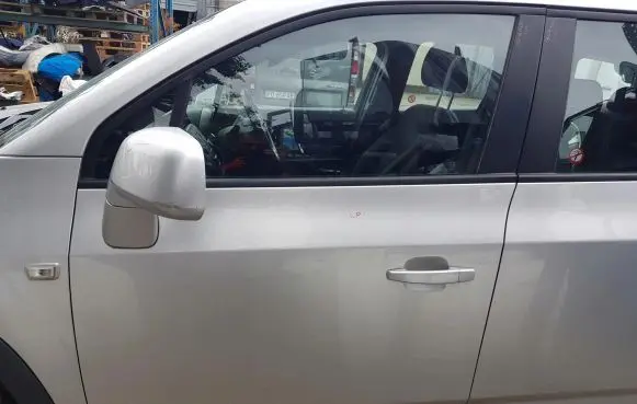 Chevrolet Orlando Front door
