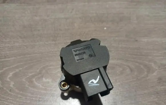 Volvo V70 Ignition lock contact 8645228