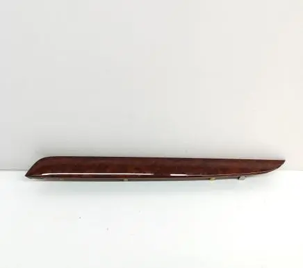 Dashboard glove box trim