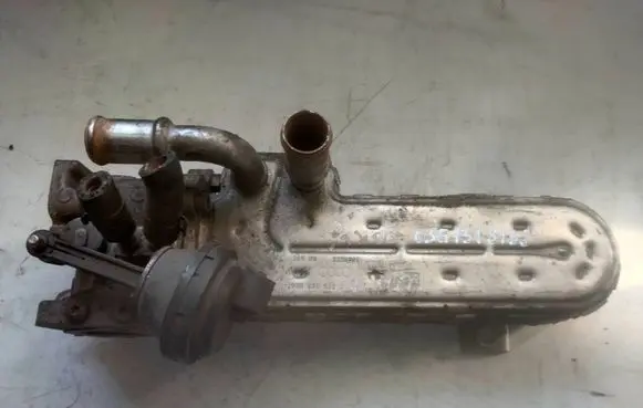 Skoda Octavia Mk2 (1Z) EGR valve cooler 03G131513J