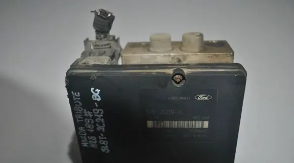 Mazda Tribute ABS Pump 5L8T2C219BG 25092501383 TNR4106B62