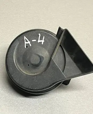 Audi A4 S4 B7 8E 8H Horn signal 8E0951223C