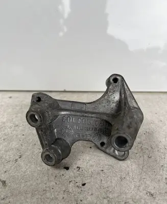 Volkswagen PASSAT B6 Engine mounting bracket 06A903103