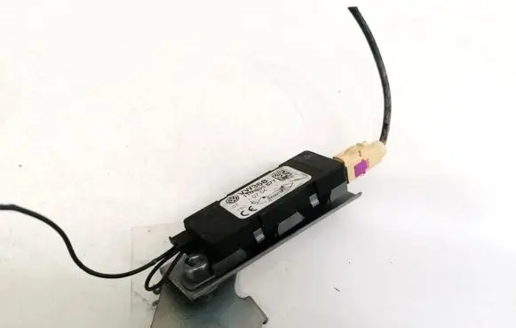 Volkswagen Touran I Antenna control unit 1T0035577 VW358