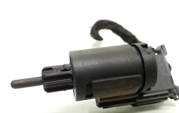 Audi A4 S4 B7 8E 8H Brake pedal sensor switch 3B0945511C