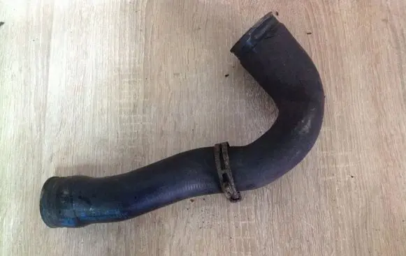 Audi A2 Engine coolant pipe/hose 8Z0145834