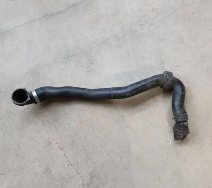Volkswagen PASSAT CC Engine coolant pipe/hose 3B0122291