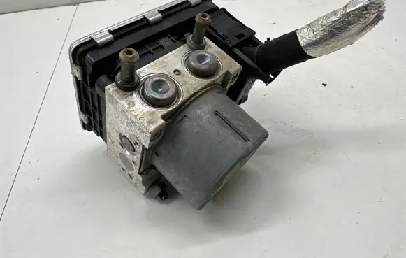 Ford Focus ABS Pump JX612B373GH