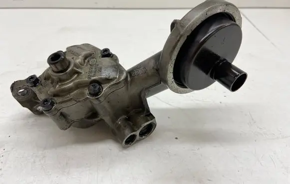 Audi A6 S6 C6 4F Oil pump 059115105